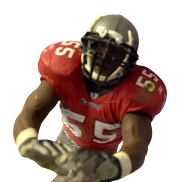 Tampa Bay Buccaneers Derrick Brooks Figurine #55 NFL Player - Picture 2 of 6